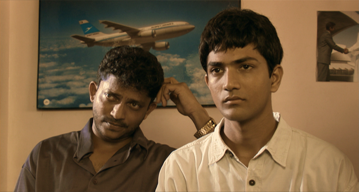 Hava Aney Dey still 01